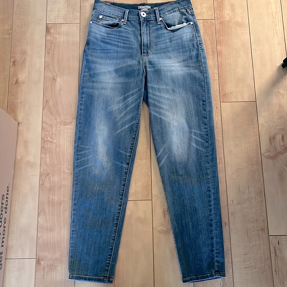 denizen levi’s mom jeans